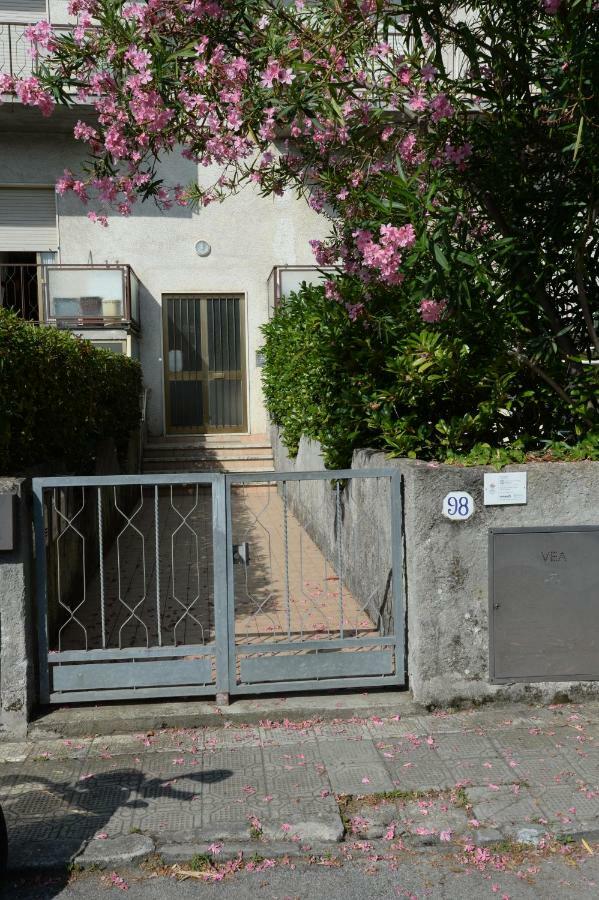 Le Palme 98 "Casa Vacanze" Lido di Camaiore Exterior foto